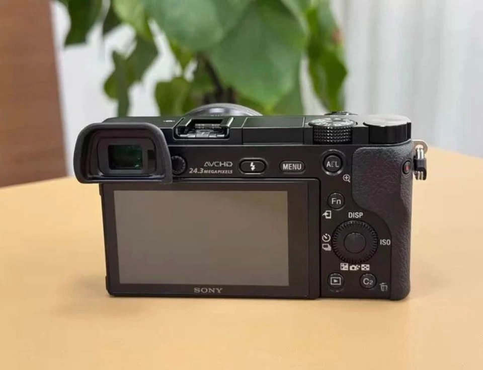 Sony a6000 Mirrorless Camera + 16-50mm OSS Lens - photo 2