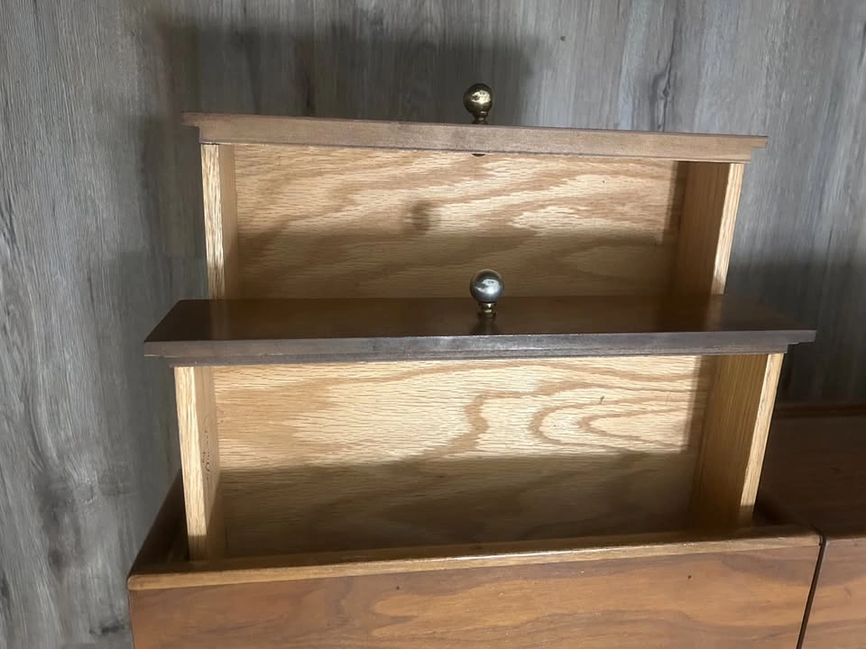 Drexel Coffee table w/ storage - photo 3
