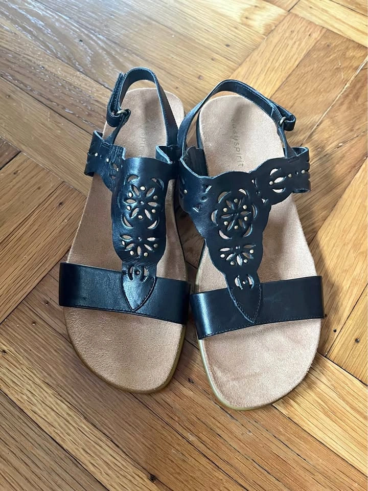 Women’s Comfort Shoes Sale - Size 6.5 (Clarks, BZees, Naturalize
