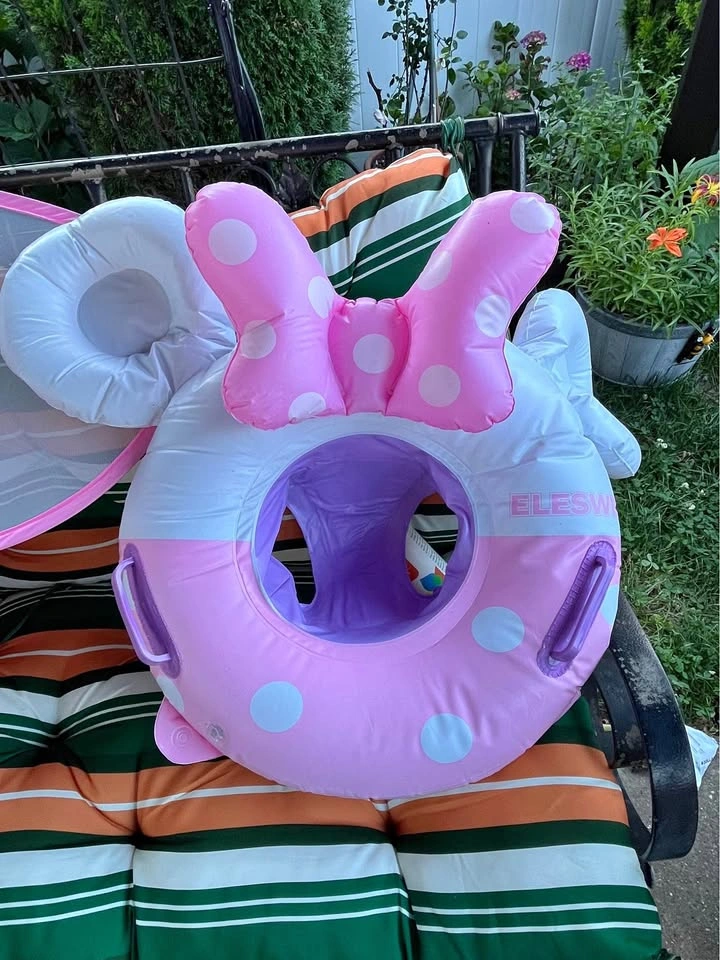 Keep your baby safe, and smiling all summer long! Baby float