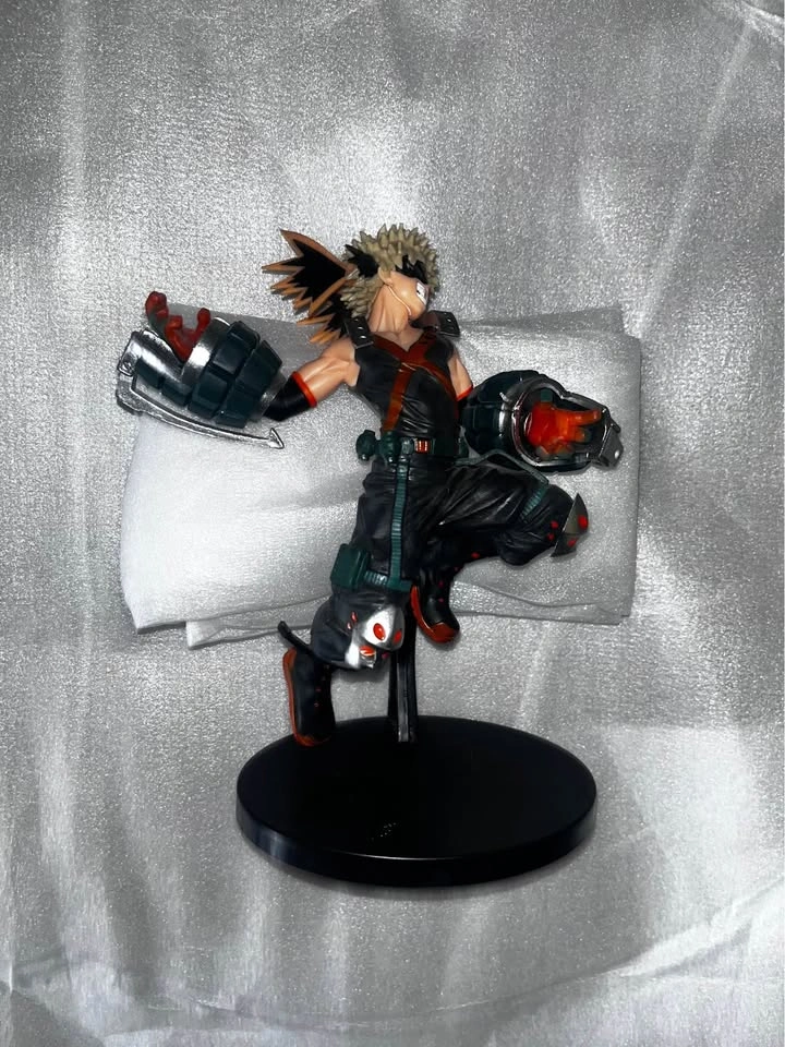 Bakugo MHA figure - photo 2