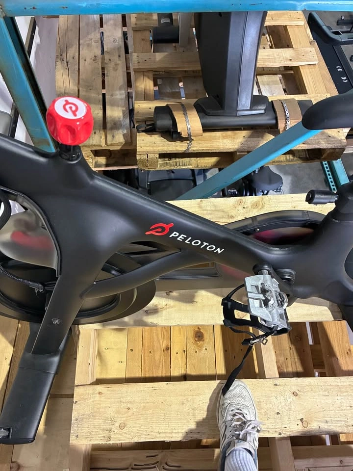 Peloton bike - photo 3