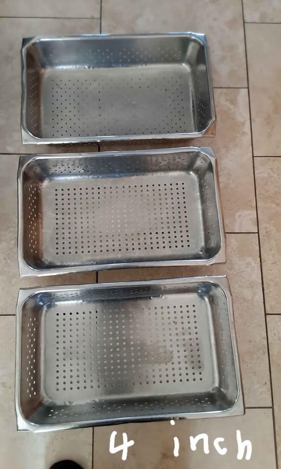 Stainless steel steam table inserts and lids. - photo 3