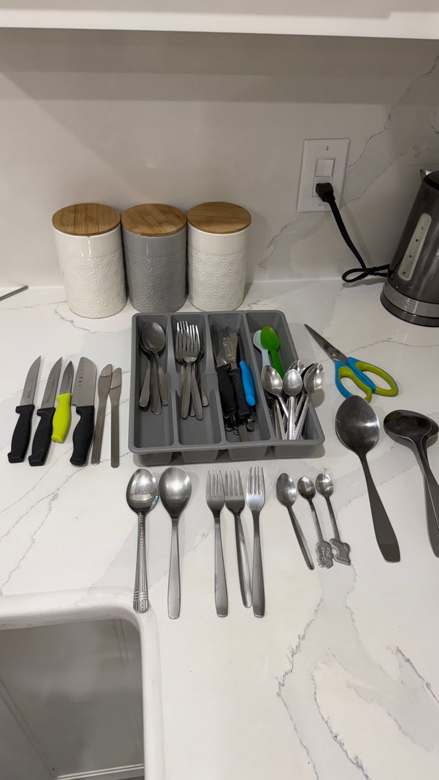 Cutlery Set with Organizer