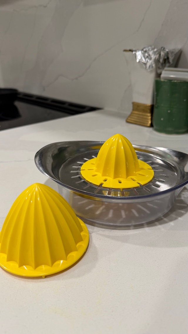 IKEA Citrus Juicer - photo 2