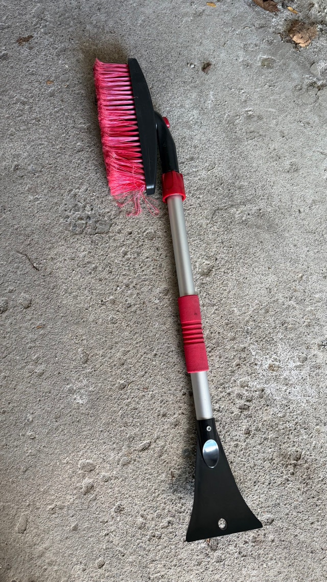 Motomaster Ice Scraper and Snow Brush