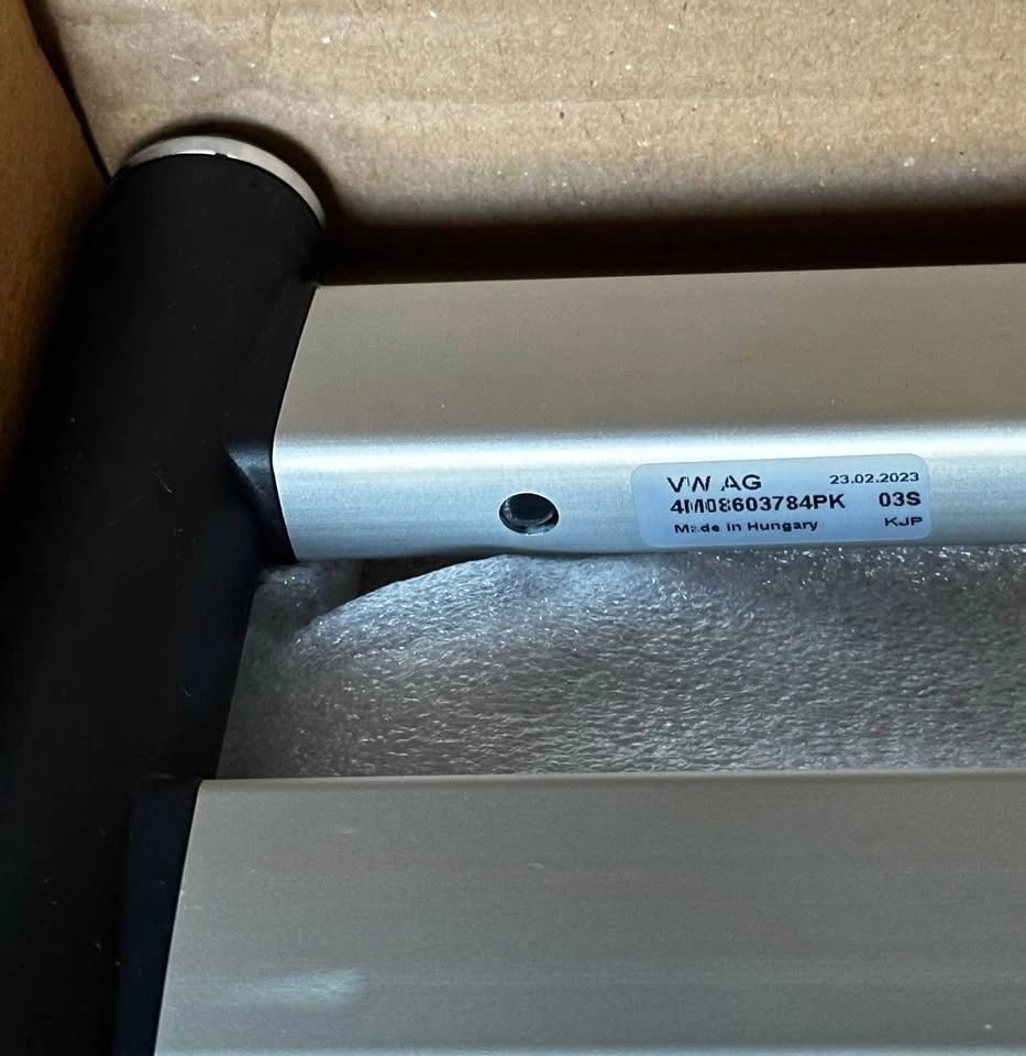 Luggage Compartment Adjustable Securing Kit - Audi (4K0-061-206) - photo 2