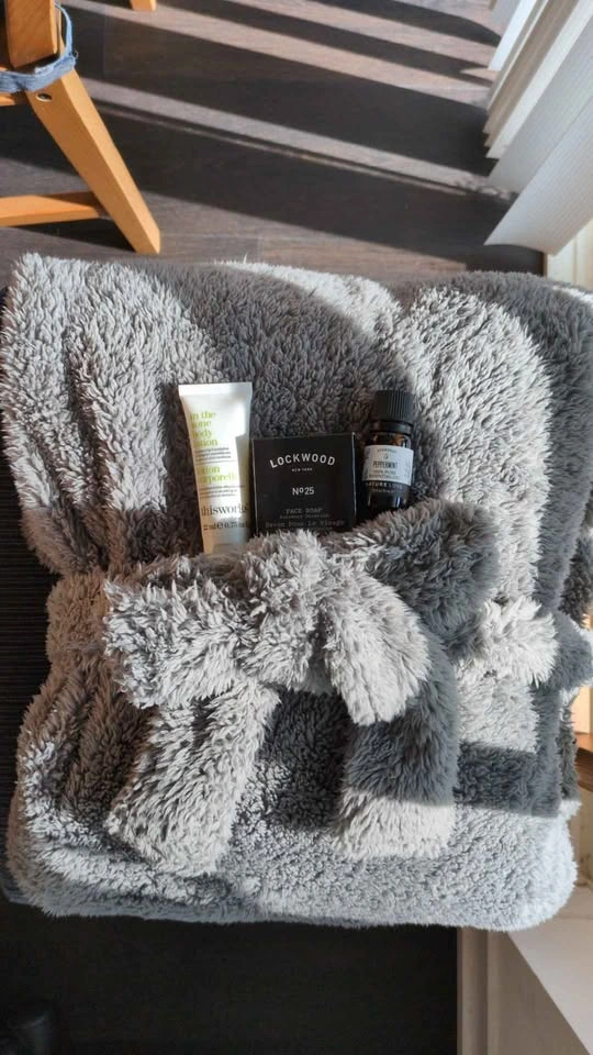 Self care or spa bundle - bathrobe, bodycare, essential oil - photo 2