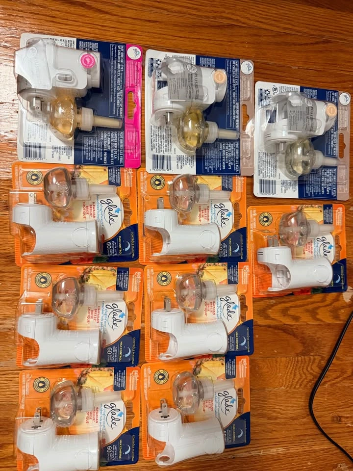Glade plug in- brand new - photo 2