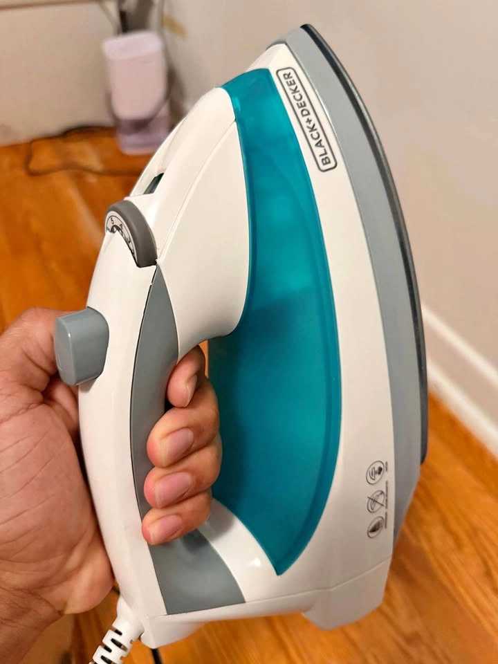 Iron black and decker