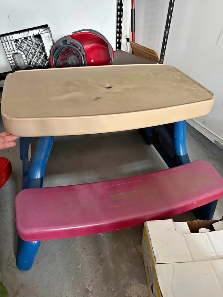 Kids picnic table