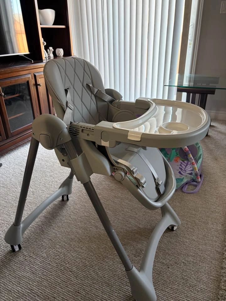High chair - photo 2