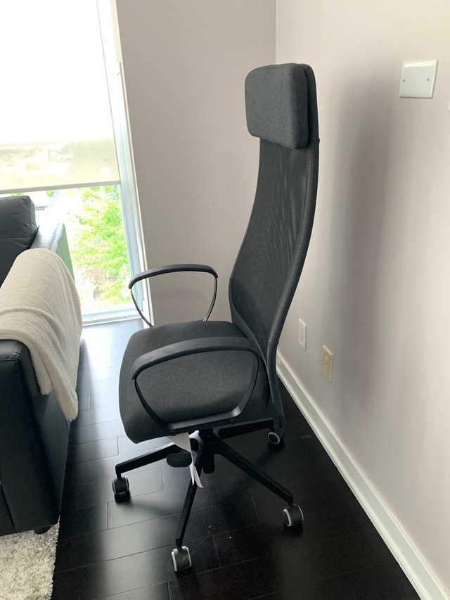 IKEA MARKUS office chair in dark grey - photo 3