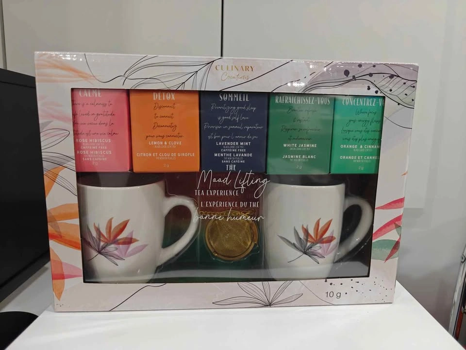Tea set with mugs