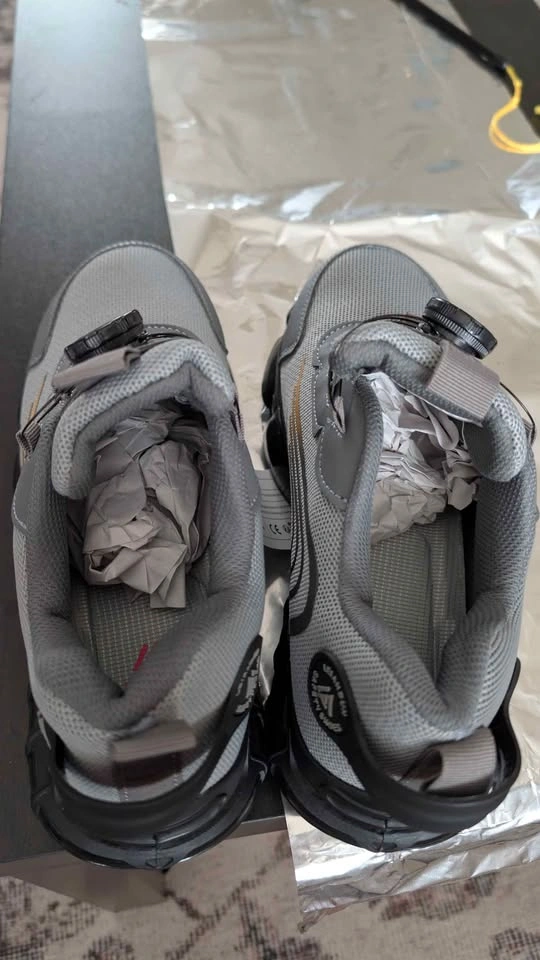 Brand New Safety Shoes – CSA Style (Men's Canada 8.5-9) - photo 3