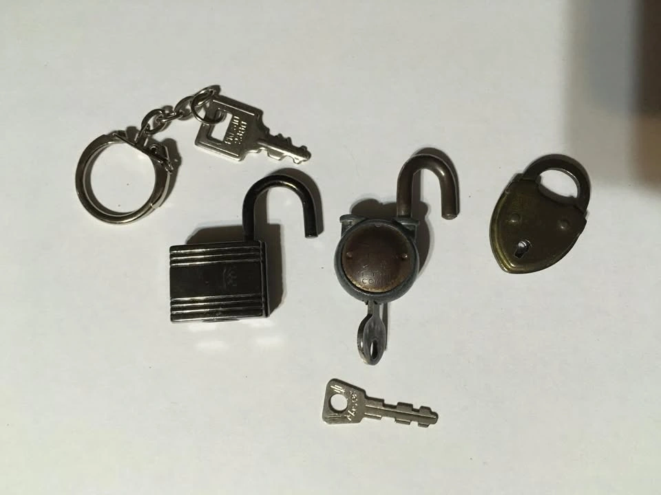 LOT OF 3 MINI LOCKS PRESTO 2360 WALSCO 95 - photo 2