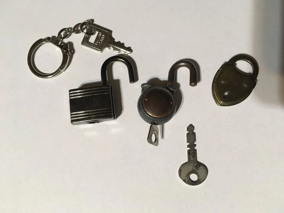 LOT OF 3 MINI LOCKS PRESTO 2360 WALSCO 95 - photo 3
