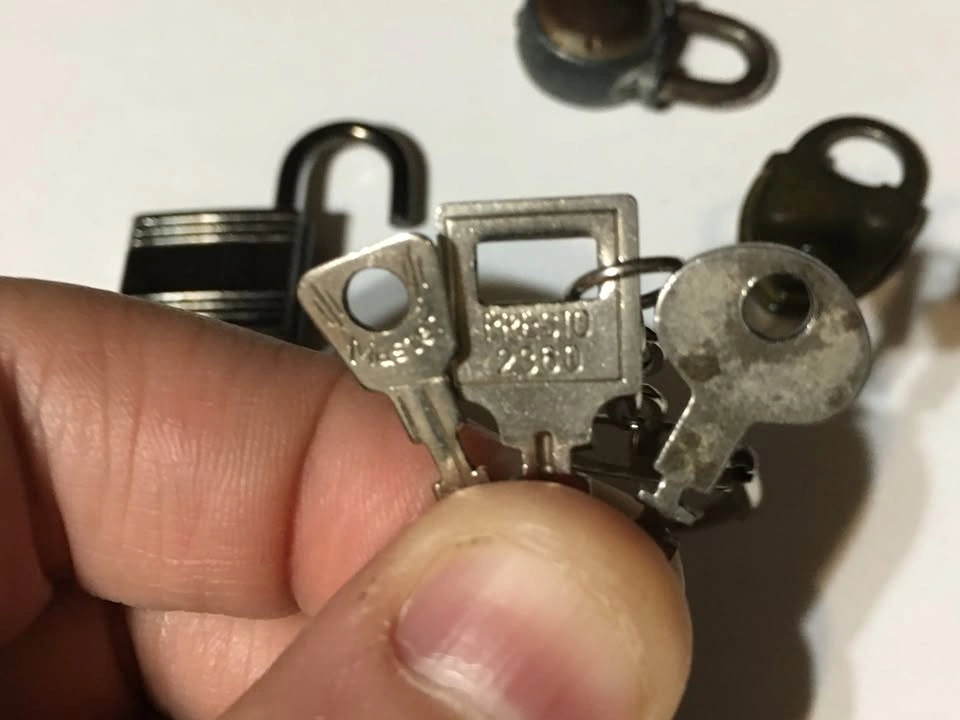 LOT OF 3 MINI LOCKS PRESTO 2360 WALSCO 95 - photo 4