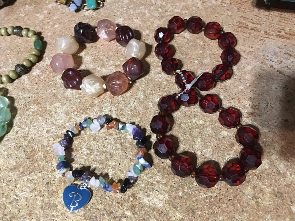 18 Vintage Beaded Mini Stones Colorful Jewelry Lot - photo 2