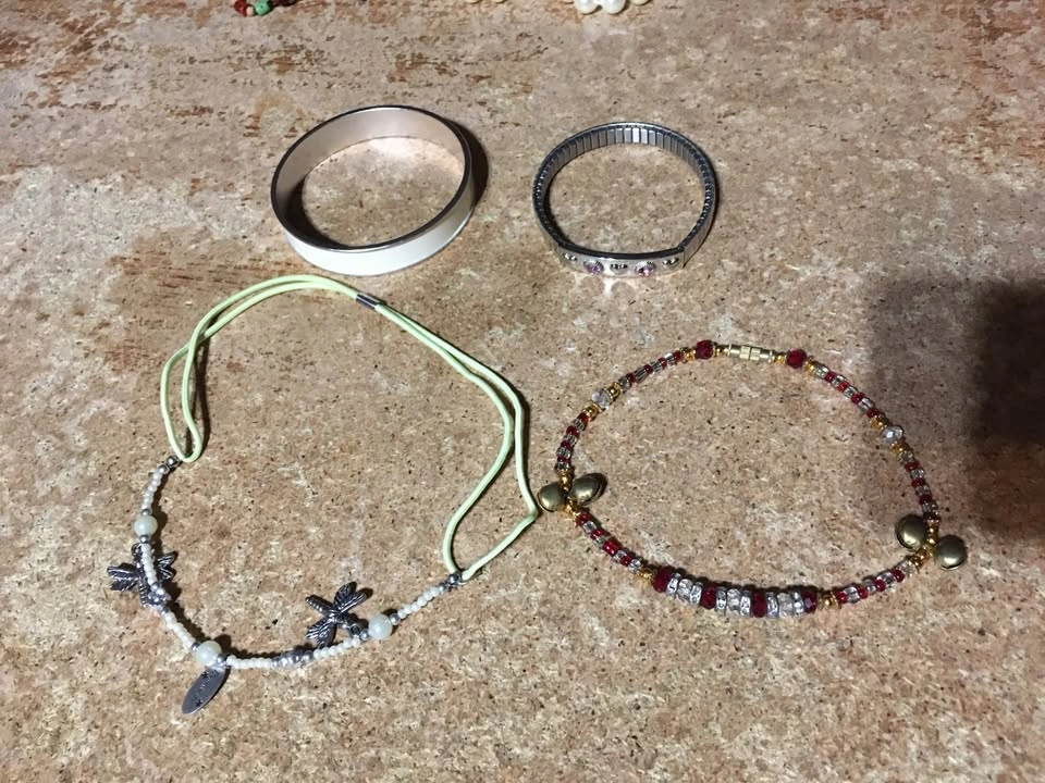 18 Vintage Beaded Mini Stones Colorful Jewelry Lot - photo 5