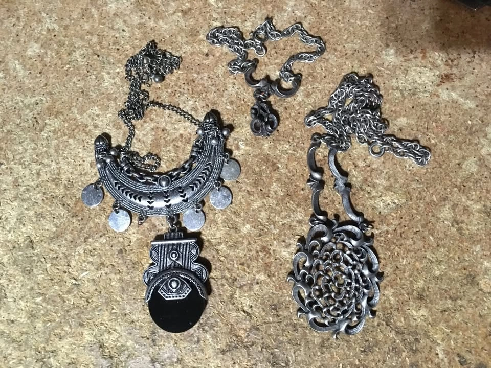 LOT OF 14 NECKLACES & BRACELETS AVON VICTORIAN FLOWERS PEACOCK - photo 4
