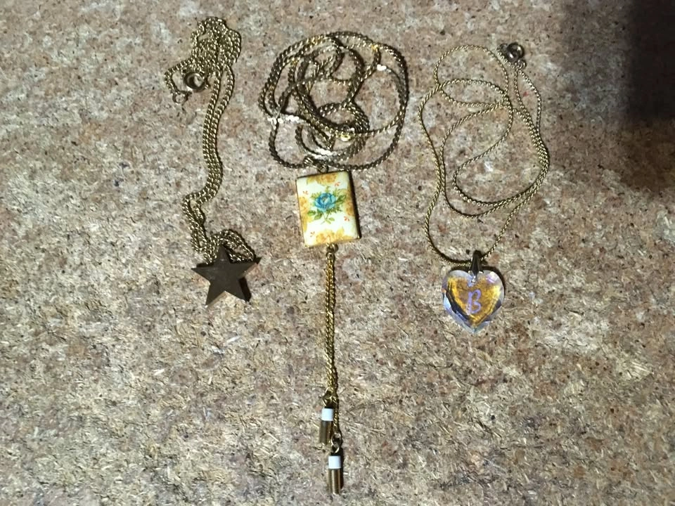 LOT OF 14 NECKLACES & BRACELETS AVON VICTORIAN FLOWERS PEACOCK - photo 5