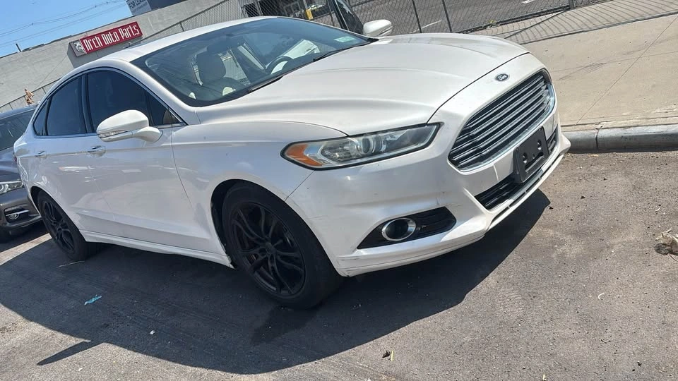 2015 Ford Fusion Platinum Sedan 4D - photo 2