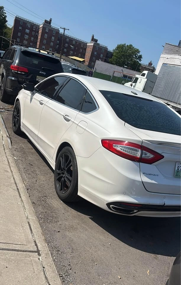 2015 Ford Fusion Platinum Sedan 4D - photo 4