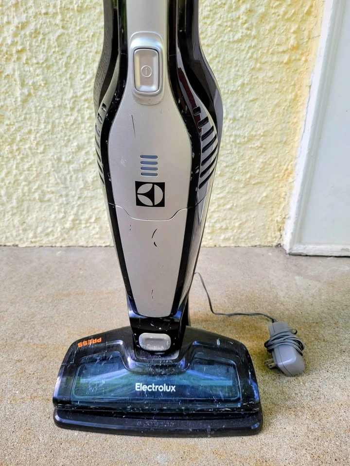 Electrolux Ergorapido Lithium Cordless Vacuum - photo 2