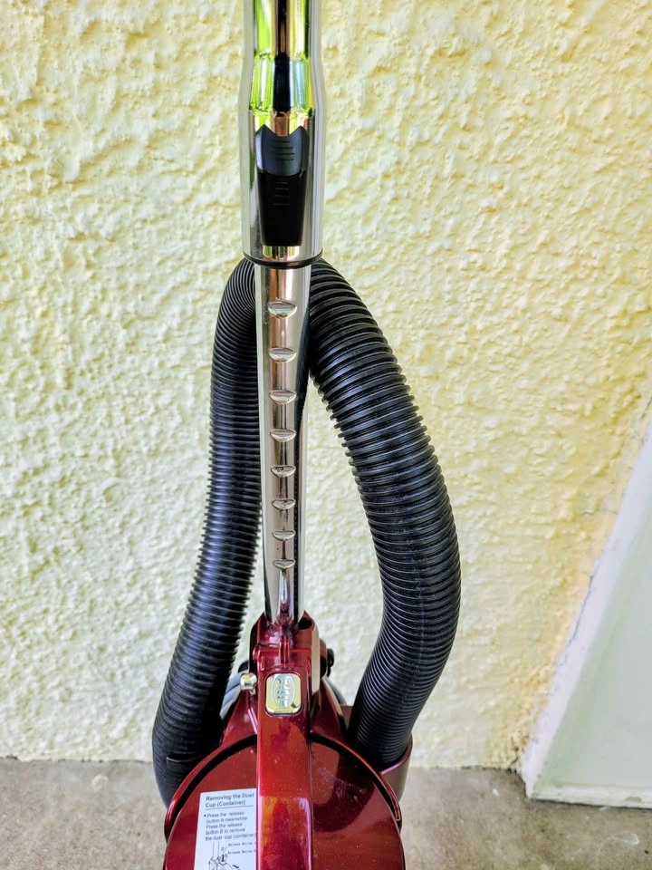 Shark Euro-Pro Compact Vacuum - photo 4
