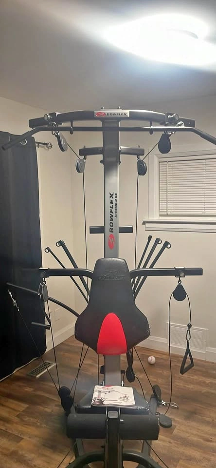 Selling Bowflex extreme 2SE