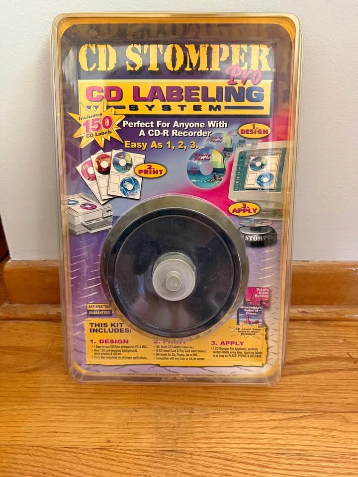 CD Stomper Pro CD Labeling System