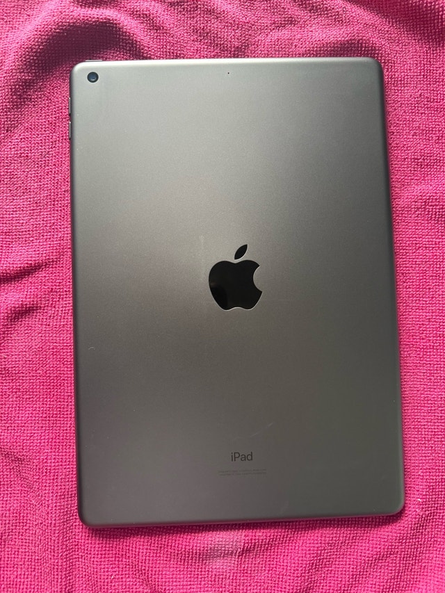 Apple iPad 7th Gen 10.2" Space Grey - photo 2