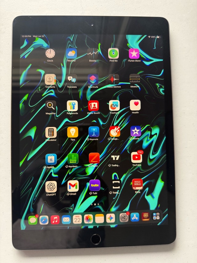 Apple iPad 7th Gen 10.2" Space Grey - photo 4