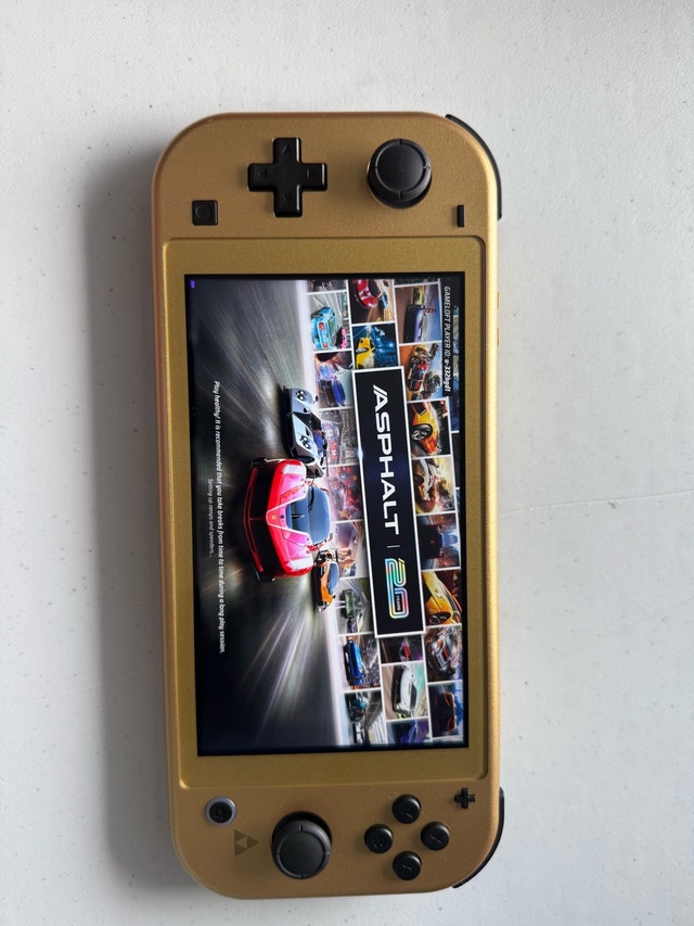 Nintendo Switch Lite Hyrule Edition
