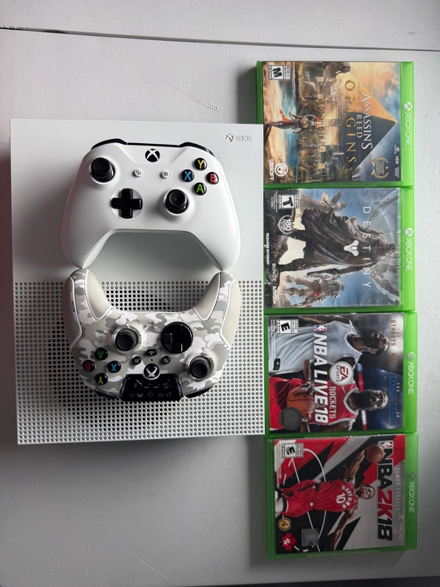 Microsoft Xbox One S 500GB Bundle