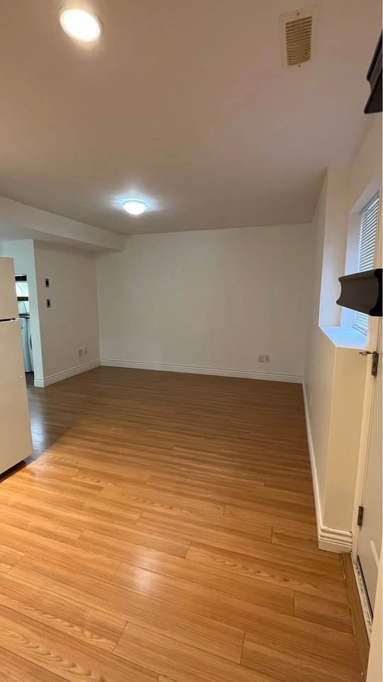 1 Bed 1 Bath - House - photo 5