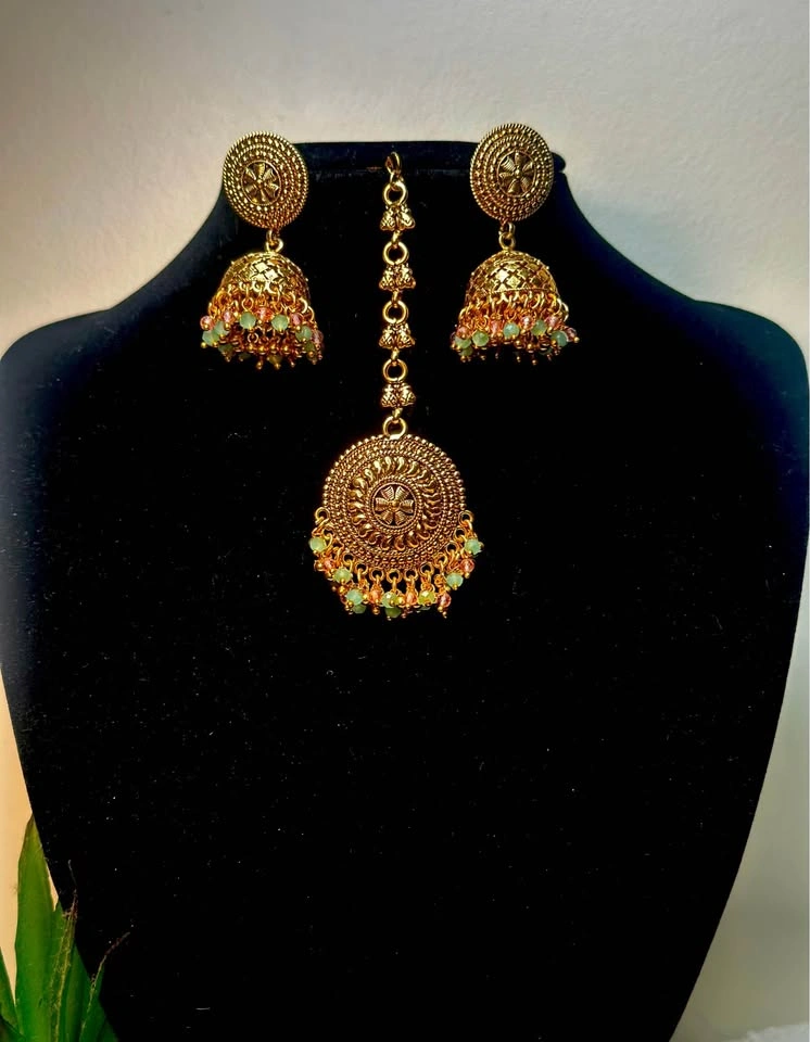Gold-Toned Indian Choker Jewelry Set with Jhumka Earrings - photo 2