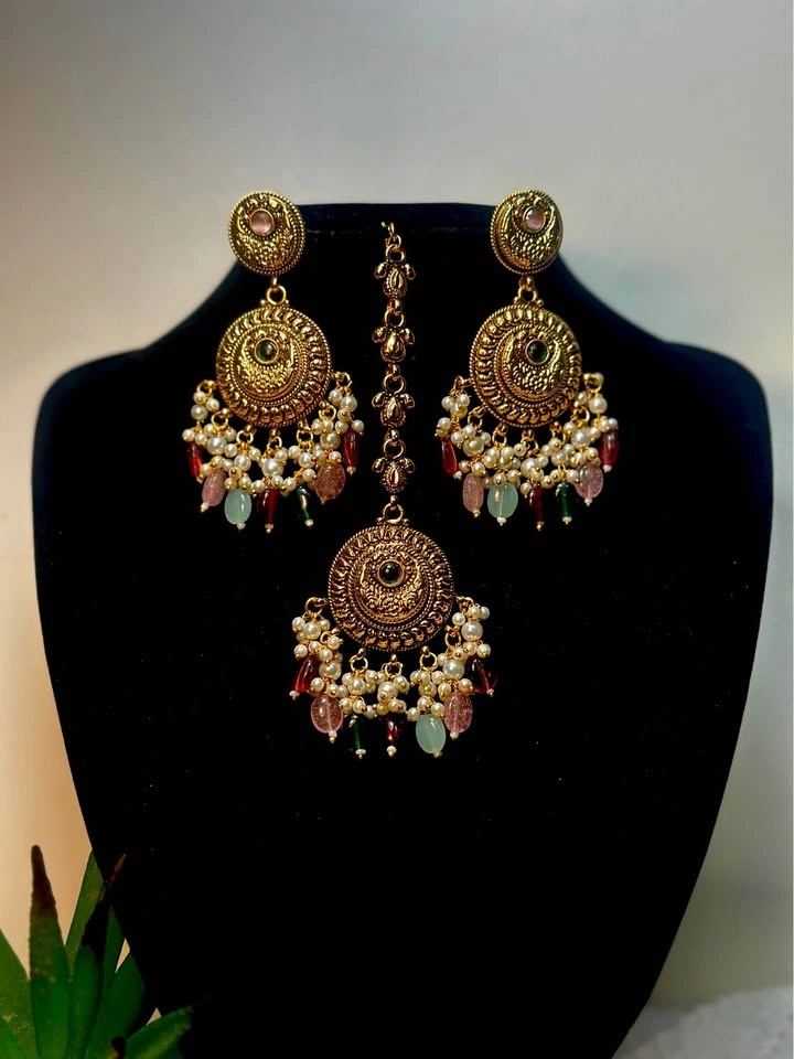 Traditional Gold-Plated Choker Jewelry Set with Pearls and Beads - photo 2