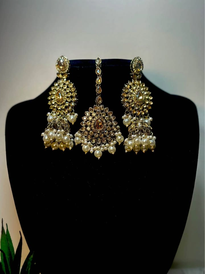 Gold-Tone Kundan Bridal Jewelry Set with Choker, Earrings, and M - photo 2