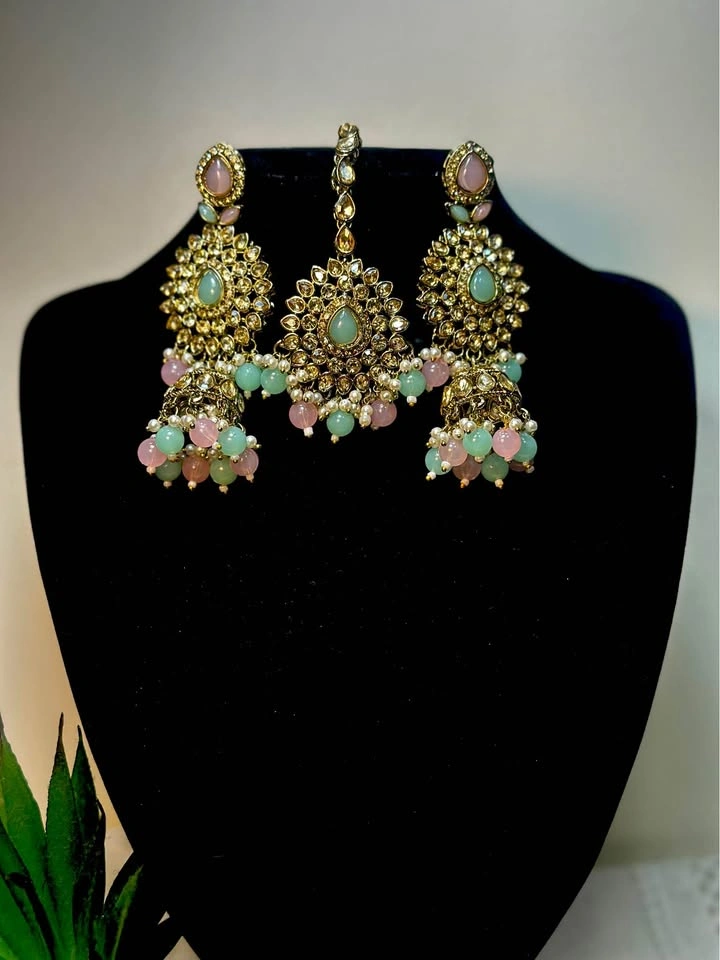 Indian Bridal Choker Jewelry Set with Earrings and Maang Tikka - photo 2