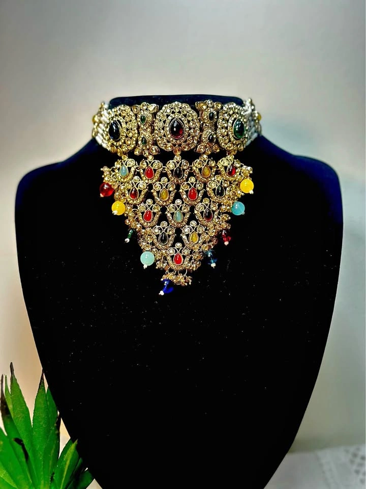 Multicolor Kundan Choker Jewelry Set with Jhumkas and Maang Tikk