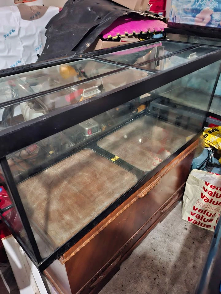 80 Gallon Aquarium with lids
