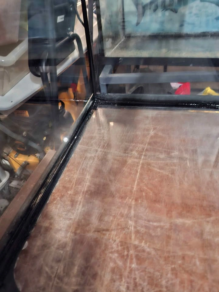80 Gallon Aquarium with lids - photo 5