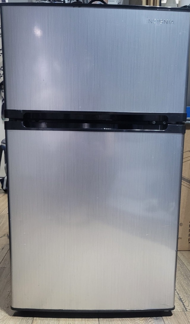 Insignia 3.0 Cu. Ft. Mini Fridge with Freezer–Excellent Conditio - photo 5