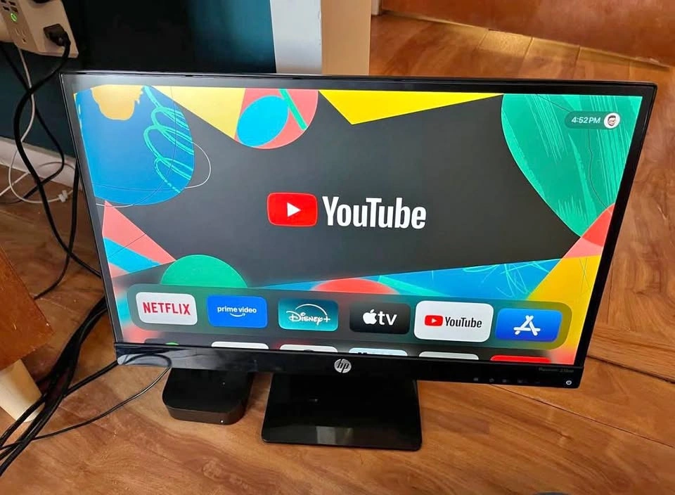 24" HP Pavilion 23bw computer monitor