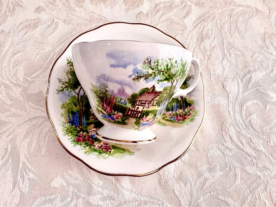 Queen Anne Tudor Cottage Tea Cup and Saucer Set - photo 4