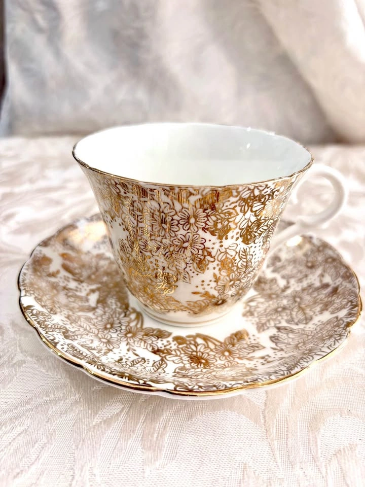 Colclough Bone China Tea Cup and Saucer Set - photo 4
