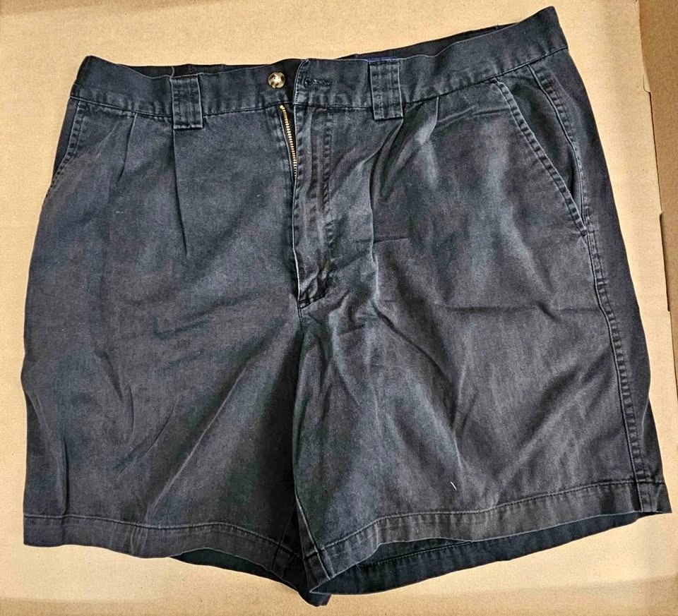 2 Crossings Men's Pleated Chino Shorts - Size W36