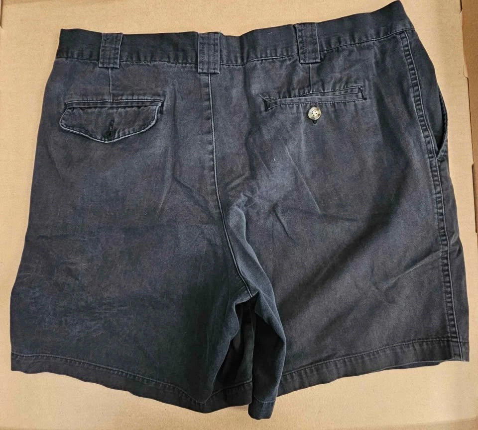 2 Crossings Men's Pleated Chino Shorts - Size W36 - photo 2